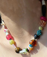 Moderne handgefertigte Webperlenkette mit Perlen